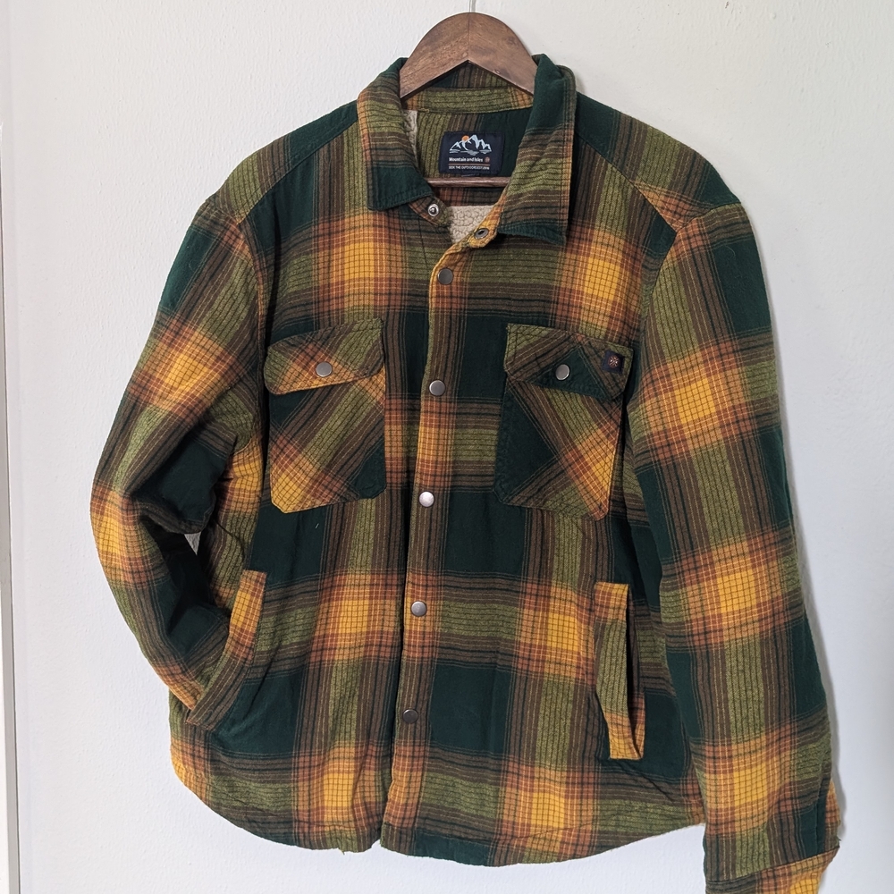 Green and Yellow Lightweight Shirt Jacket with Plaid Pattern